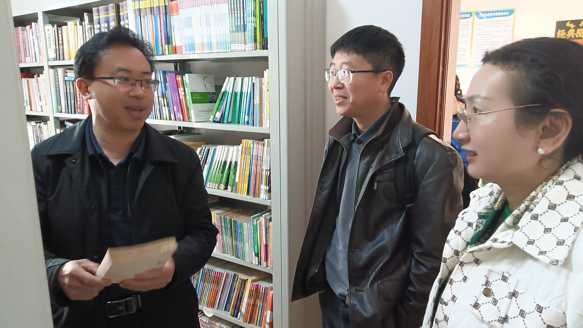 叶华程,庙滩镇黄畈村,农家书屋,劝学图书馆,襄阳市文联,桂全宝,涂玉国
