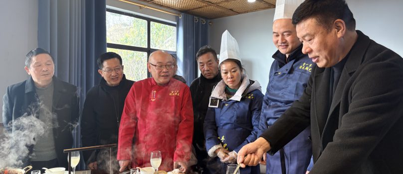 谷城留一手教做团年菜