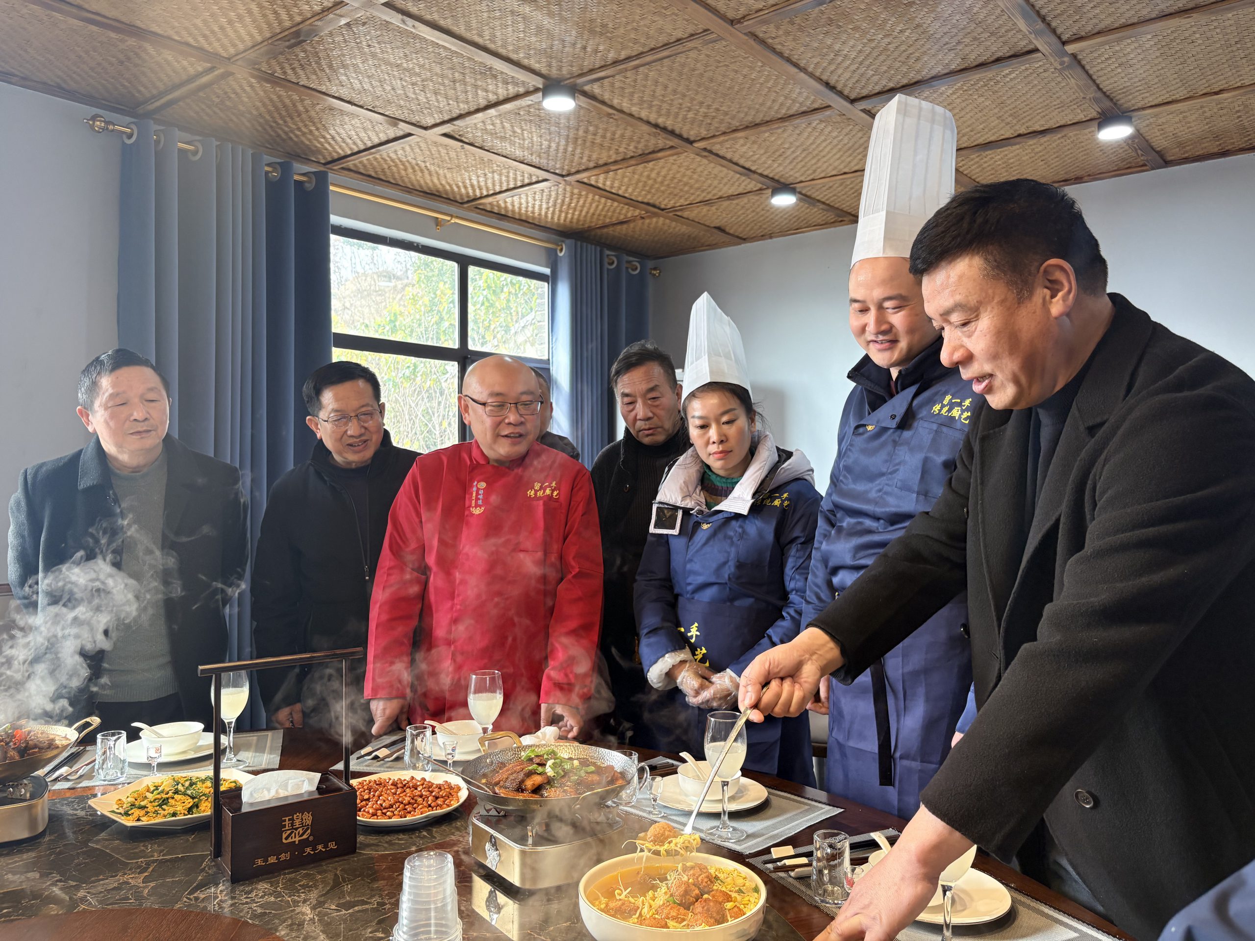 谷城留一手教做团年菜