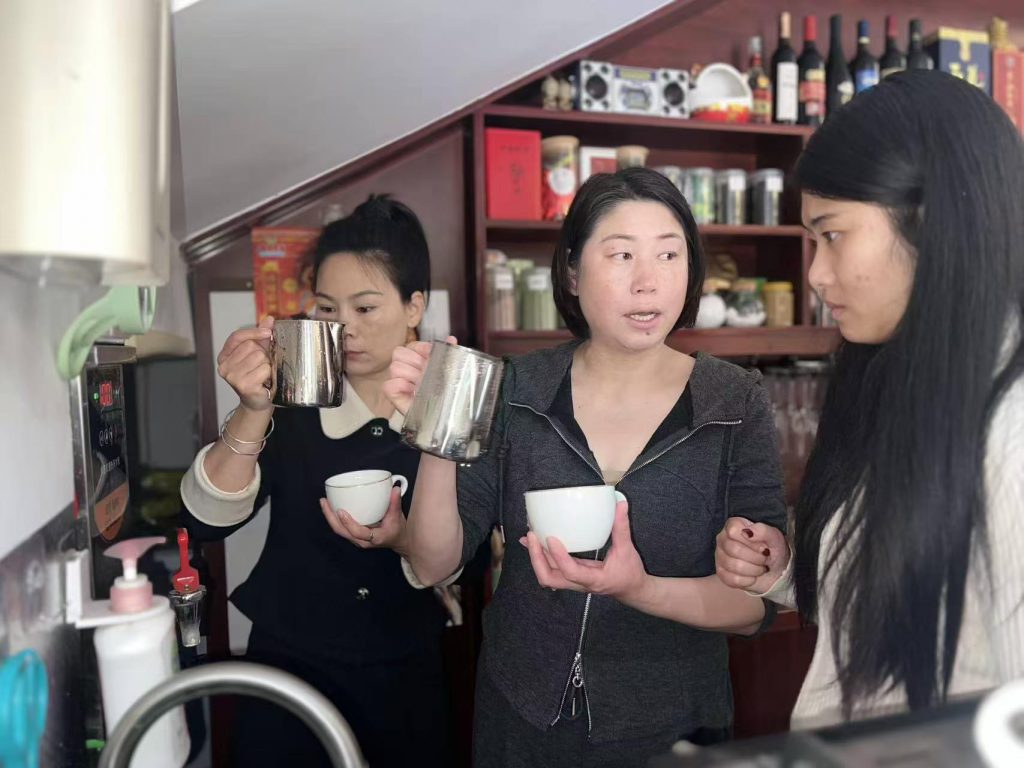 百里姻缘咖啡牵，十堰一景区来襄阳取真金