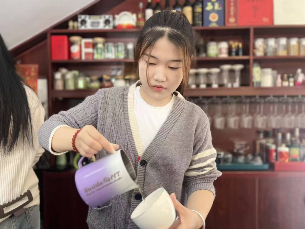 百里姻缘咖啡牵，十堰一景区来襄阳取真金