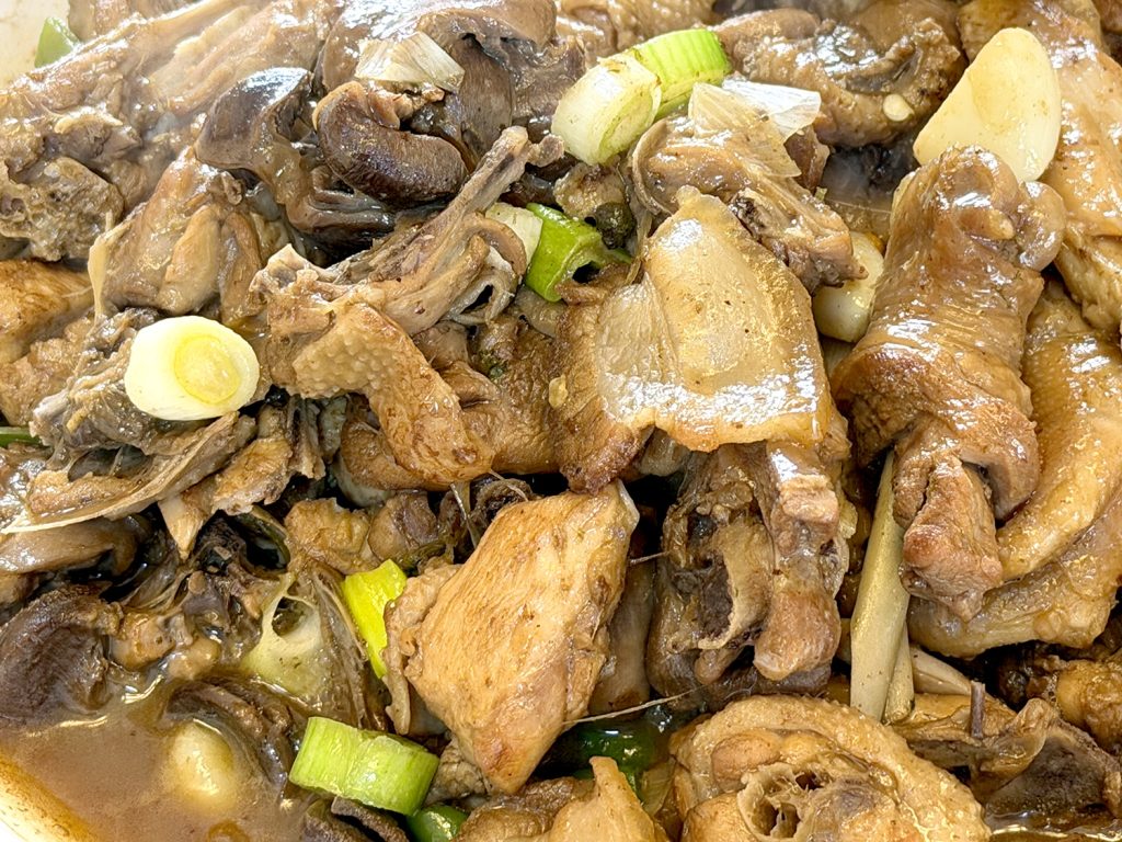 如院招牌菜——状元甲煨土鸡