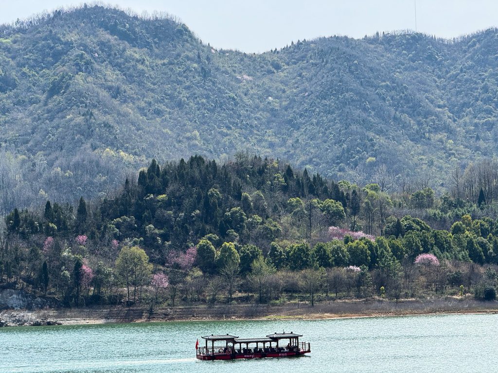 谷城狮子岩生态旅游区  摄影/万笛传媒